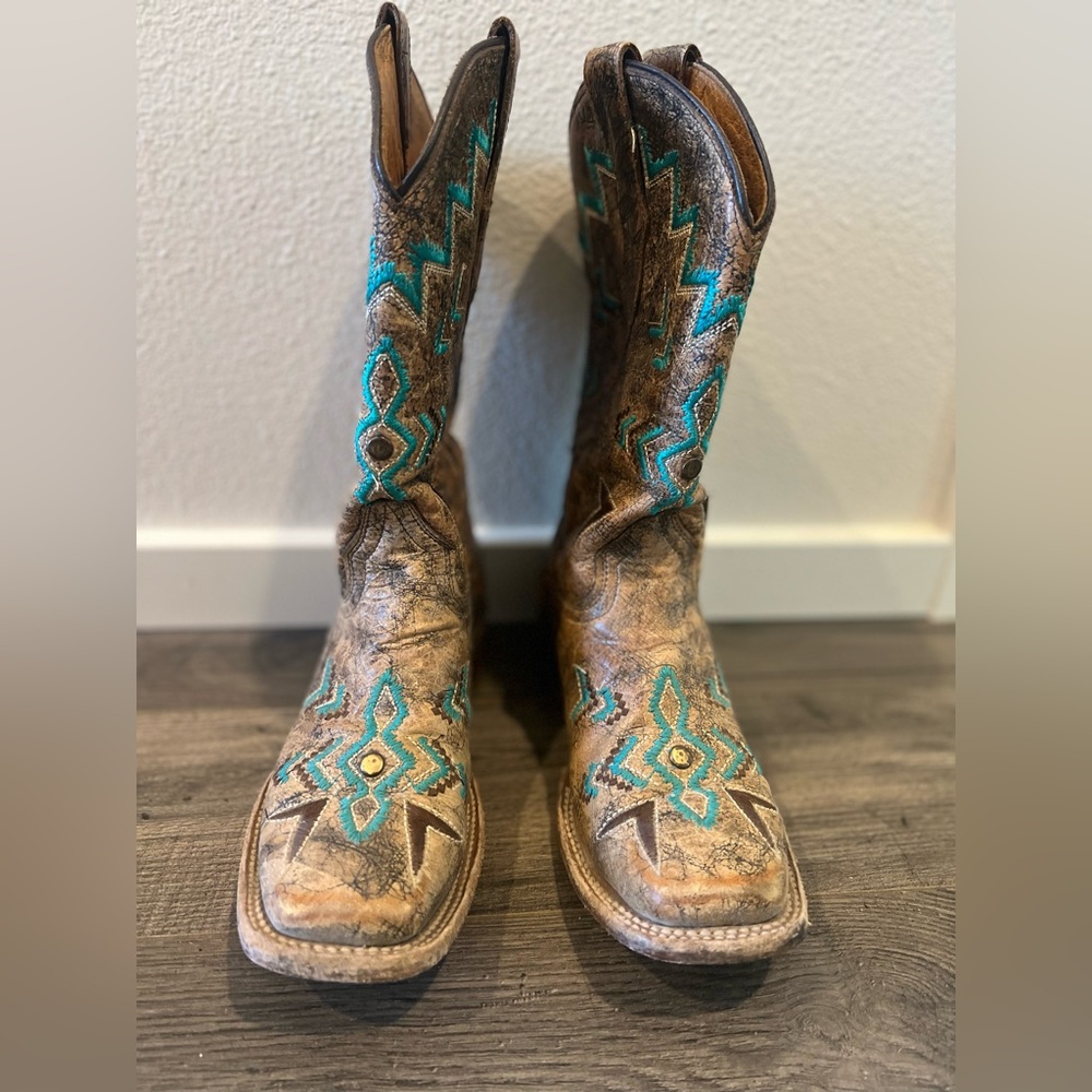 Corral cowboy boots